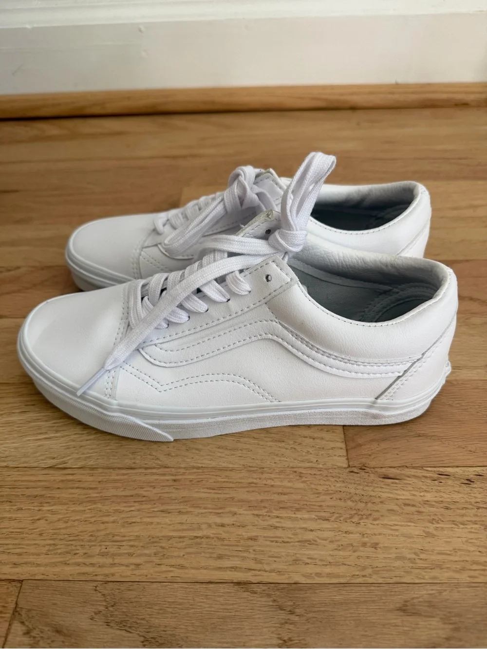 NIB VANS Old Skool Leather Truewhite W 6.5 / M 5